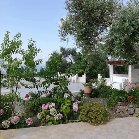 Azienda Agricola Caruso Farm stay Longbardi